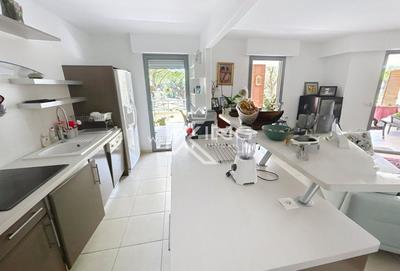 Appartement - 90 m² - 3 pièces