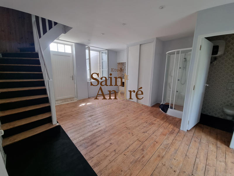 Maison - 230 m² - 7 pièces