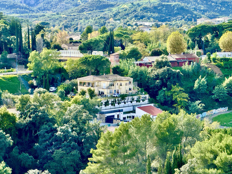 Villa - 332 m² - 7 pièces