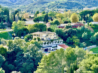 Villa - 332 m² - 7 pièces