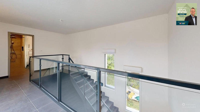 Maison - 250 m² - 7 pièces