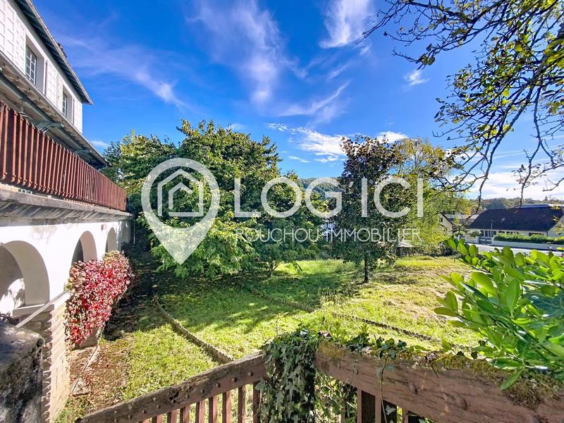 Maison - 246 m² - 7 pièces