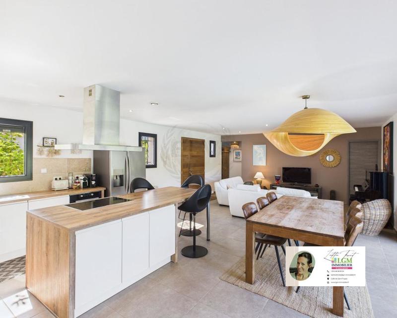 Maison - 120 m² - 5 pièces