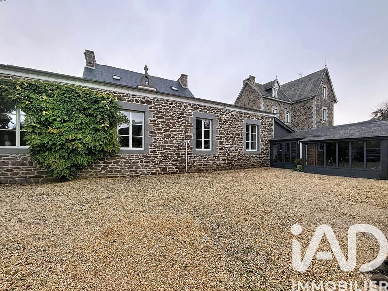 Maison - 220 m² - 10 pièces