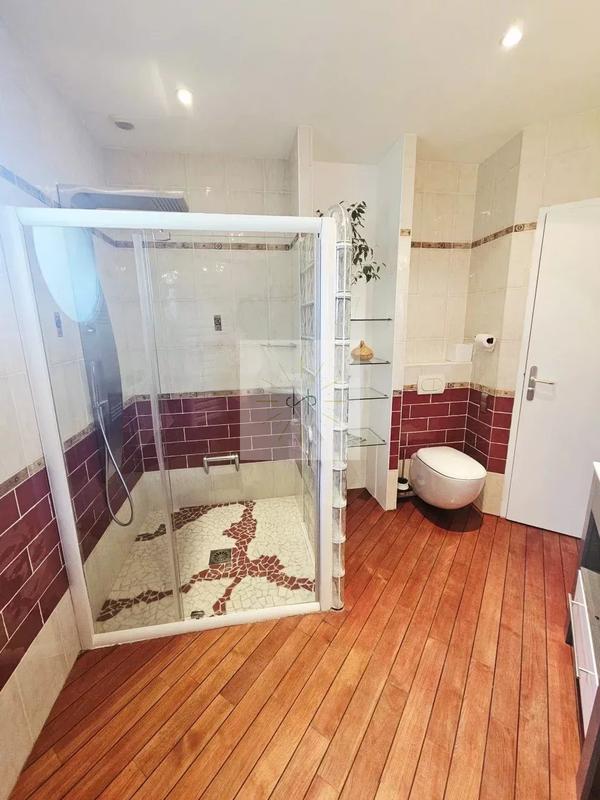 Maison - 176 m² - 7 pièces