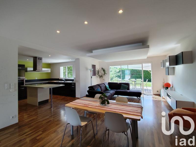 Maison - 195 m² - 7 pièces