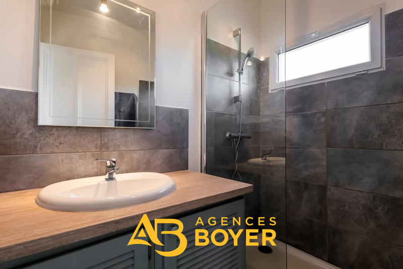 Appartement - 80 m² - 3 pièces