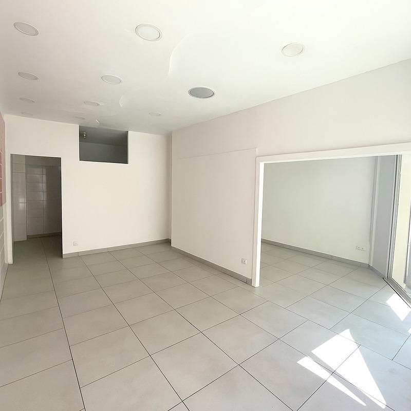 Local commercial - 50 m² - 4 pièces