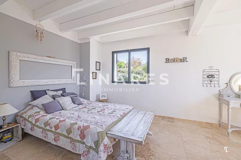 Maison - 215 m² - 6 pièces