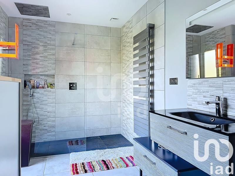 Maison - 380 m² - 8 pièces