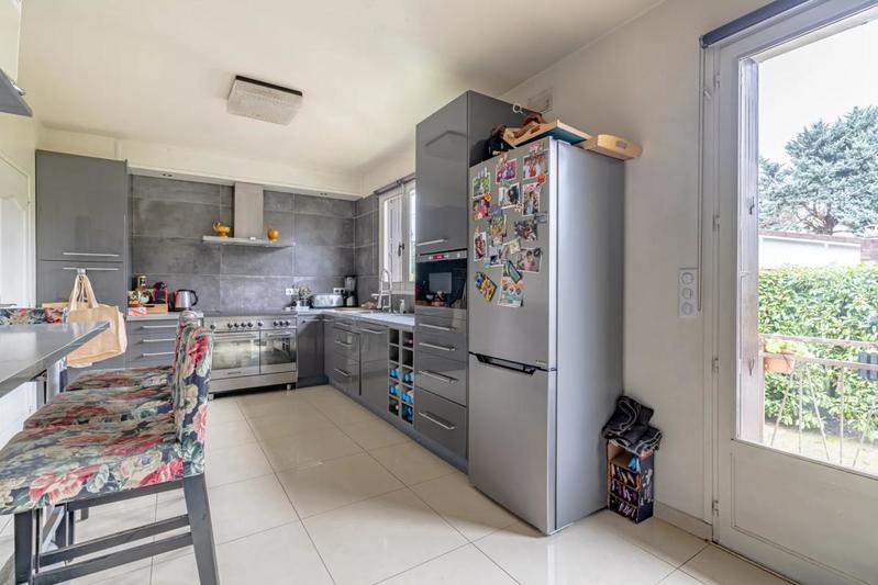 Maison - 220 m² - 7 pièces