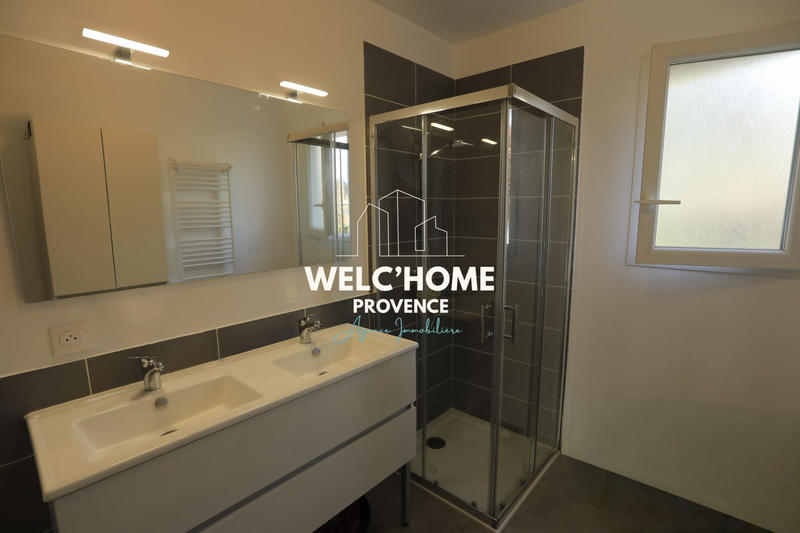 Villa - 100 m² - 5 pièces