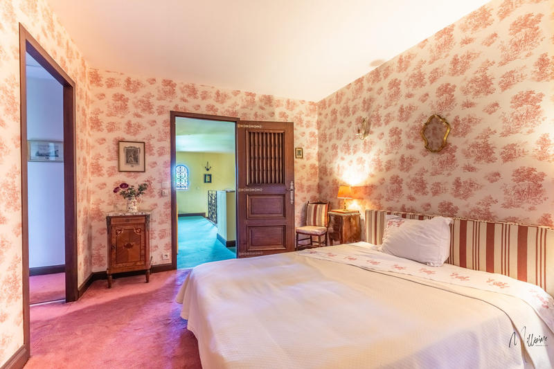 Maison - 219 m² - 5 pièces