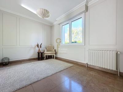 Maison - 212 m² - 7 pièces