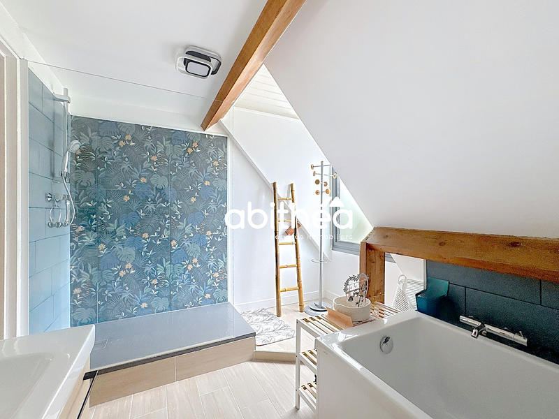 Maison - 320 m² - 7 pièces