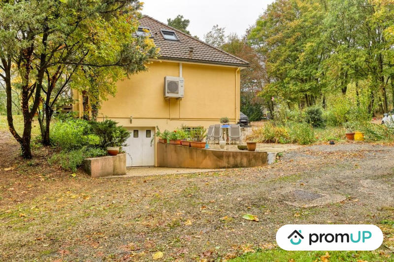 Maison traditionnelle - 145 m² - 5 pièces