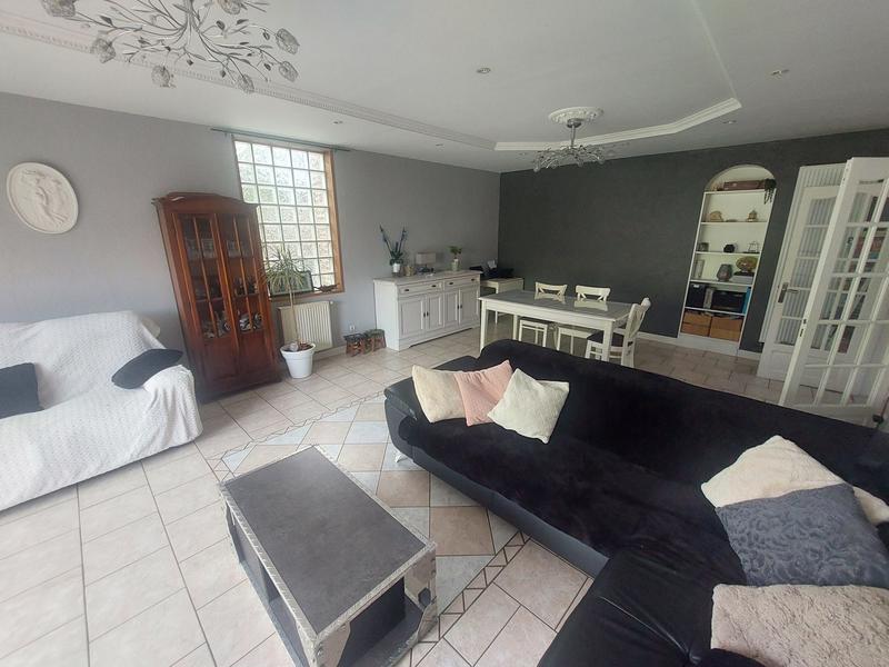 Maison - 197 m² - 8 pièces