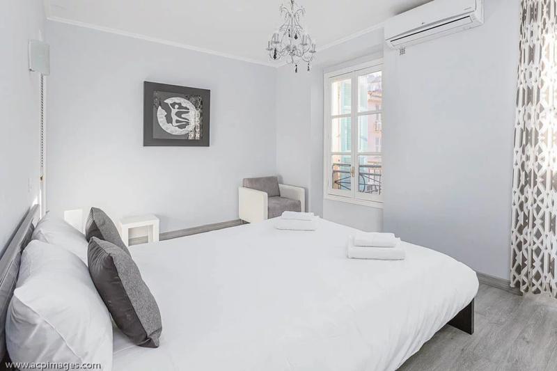 Appartement - 90 m² - 4 pièces