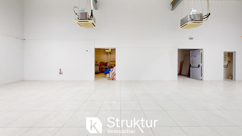 Local commercial - 472 m²