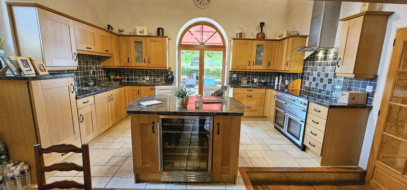 Maison - 147 m² - 6 pièces