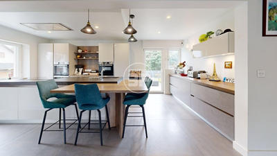 Maison - 140 m² - 5 pièces