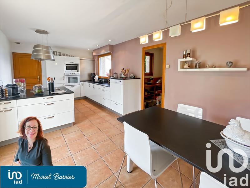 Maison - 208 m² - 8 pièces