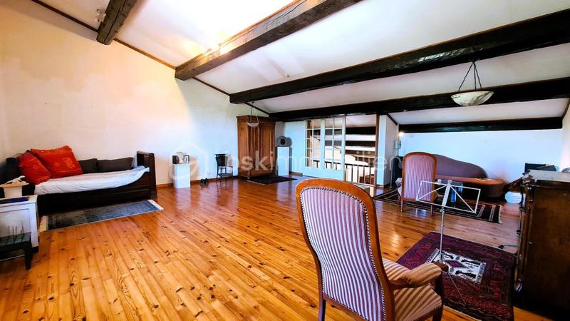 Demeure - 299 m² - 9 pièces