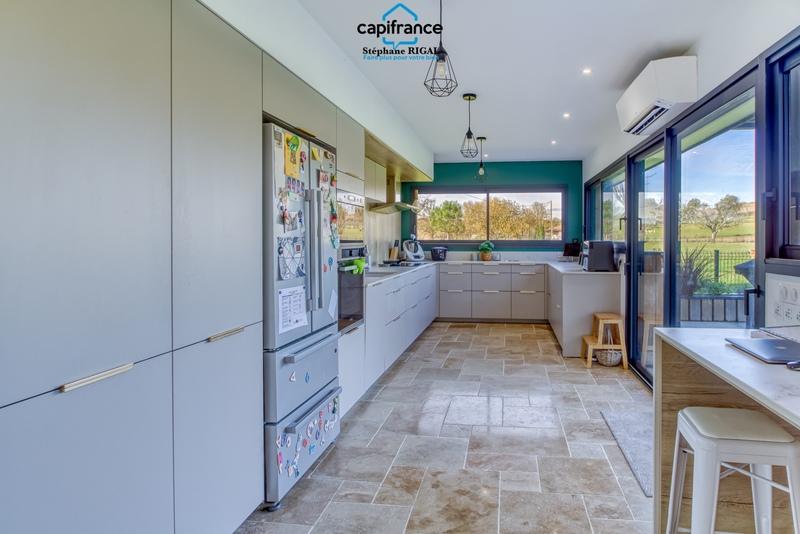 Propriété - 229 m² - 7 pièces