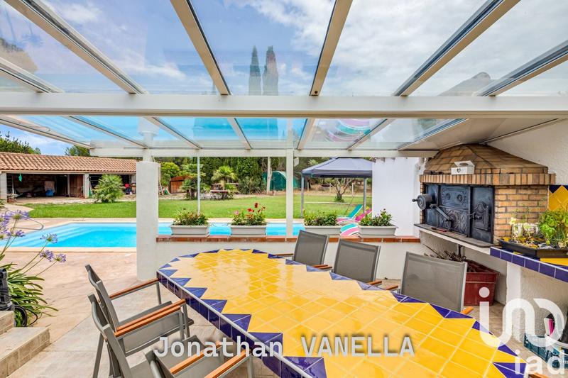 Maison - 238 m² - 8 pièces