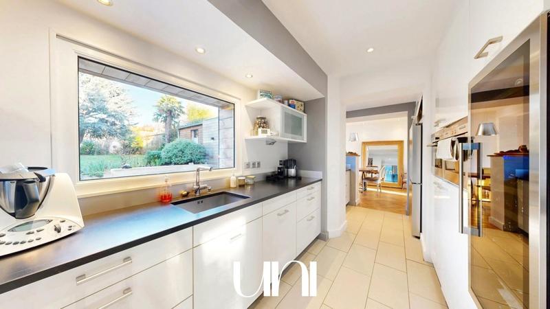 Maison de ville - 232 m² - 8 pièces