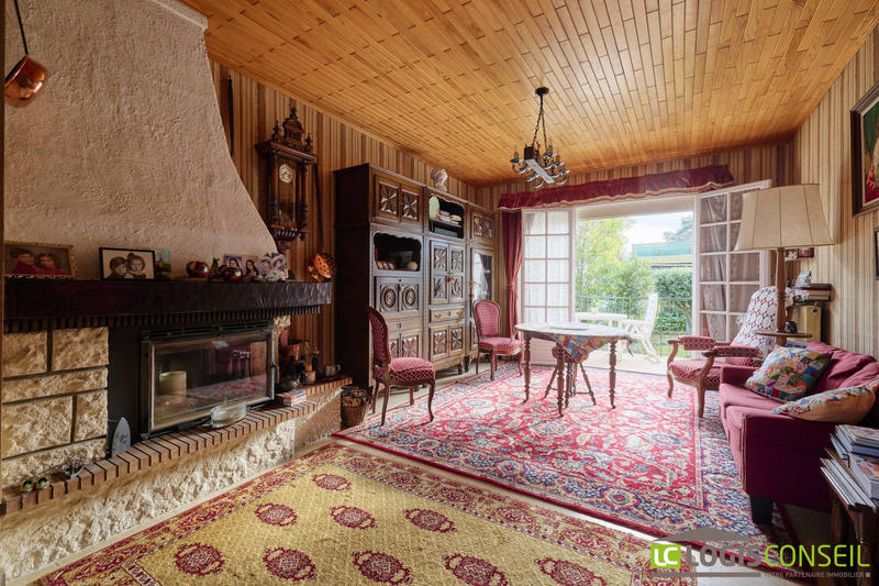 Maison traditionnelle - 165 m² - 8 pièces