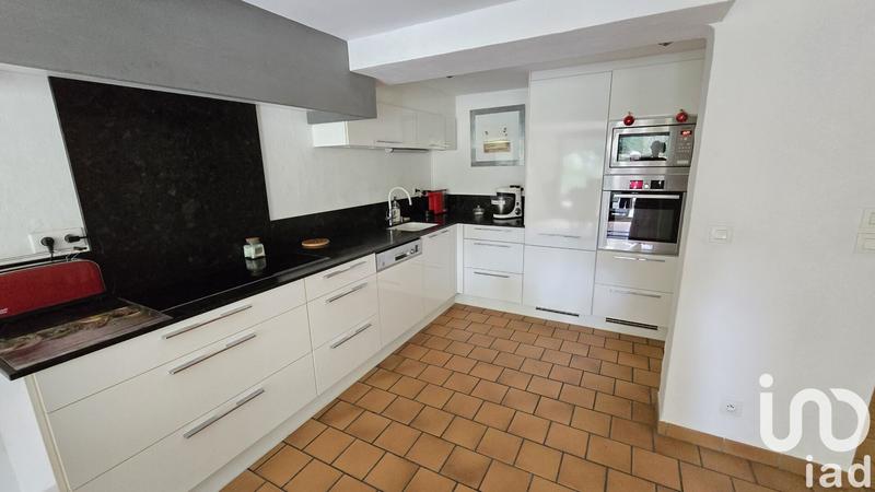 Maison - 166 m² - 8 pièces