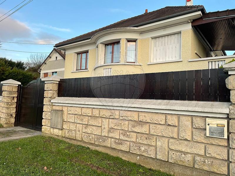 Maison - 98 m² - 5 pièces