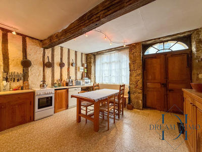 Maison ancienne - 240 m² - 6 pièces