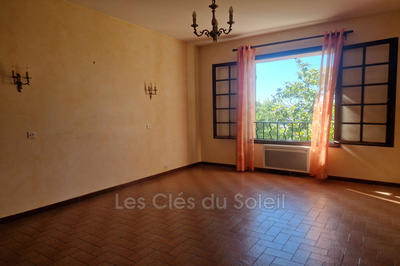 Maison - 220 m² - 4 pièces