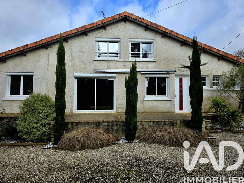 Maison - 110 m² - 9 pièces