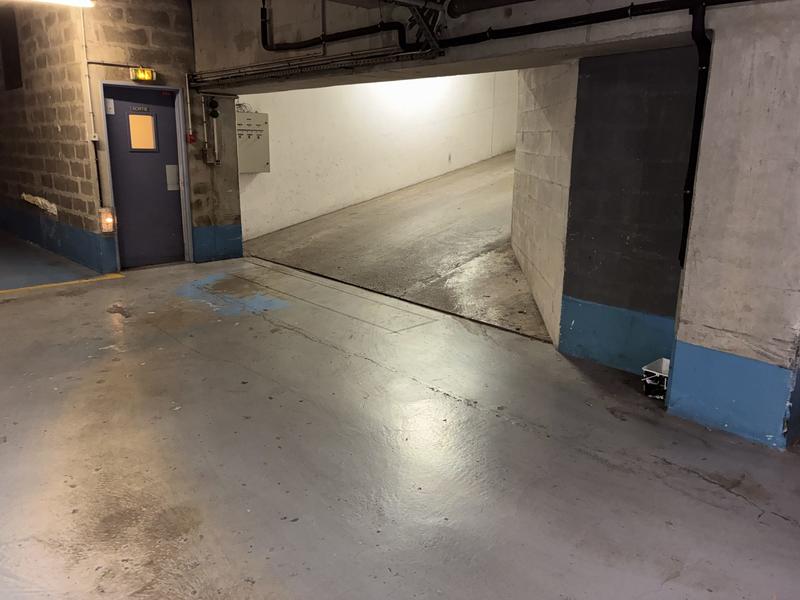 Parking / Garage - 12 m²