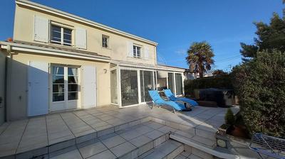 Maison - 144 m² - 5 pièces