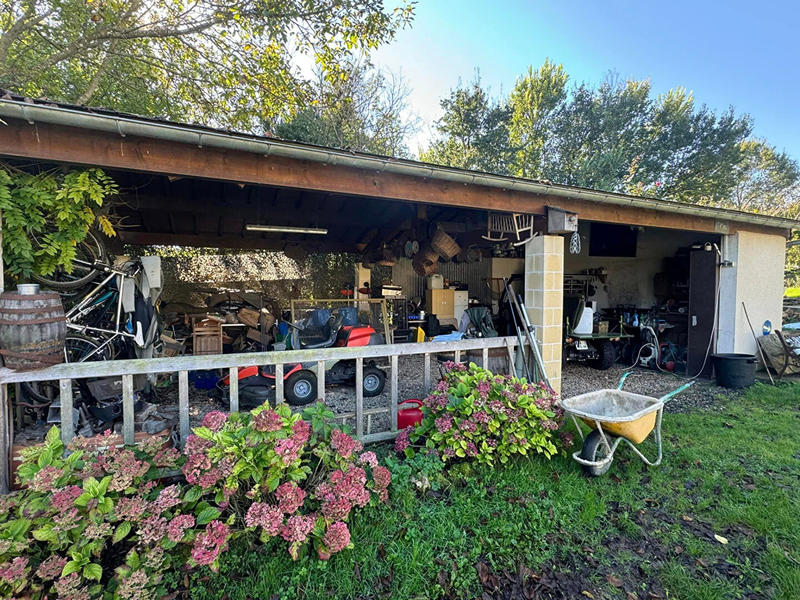 Maison - 278 m² - 10 pièces