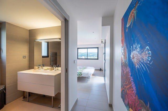 Maison contemporaine - 208 m² - 6 pièces