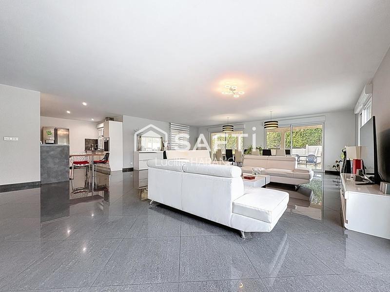 Villa - 210 m² - 7 pièces