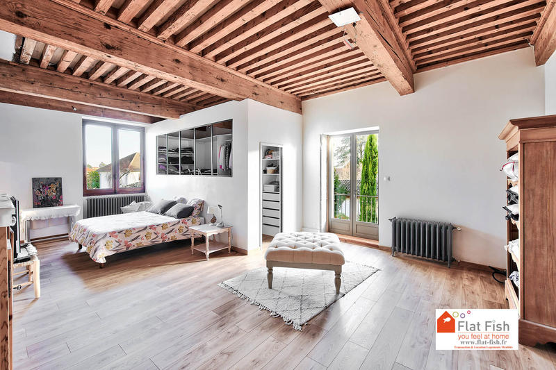 Maison - 322 m² - 8 pièces