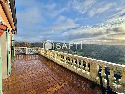 Maison - 140 m² - 6 pièces