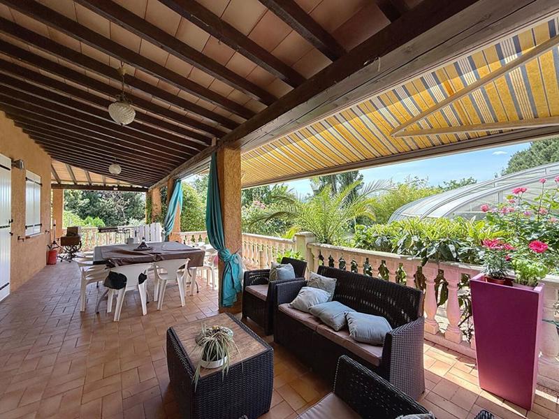 Maison - 210 m² - 7 pièces