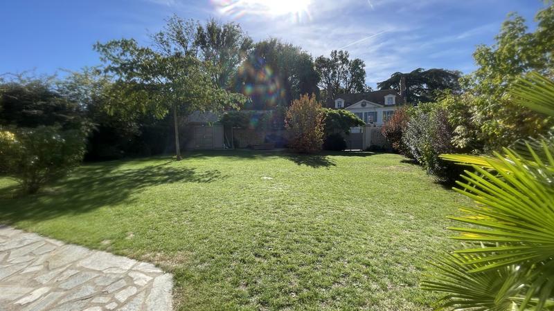 Maison - 210 m² - 8 pièces