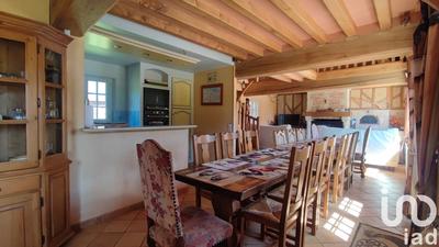 Maison - 230 m² - 13 pièces