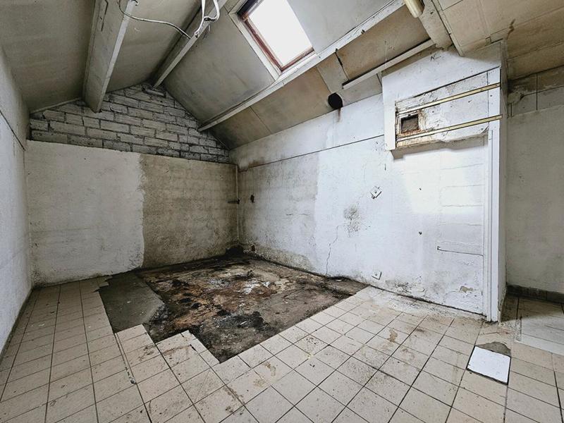 Maison - 285 m² - 9 pièces