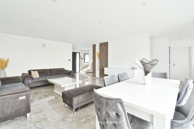 Maison - 141 m² - 6 pièces