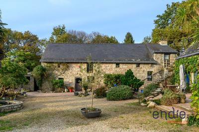 Maison - 352 m² - 13 pièces