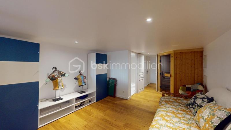 Maison - 340 m² - 10 pièces